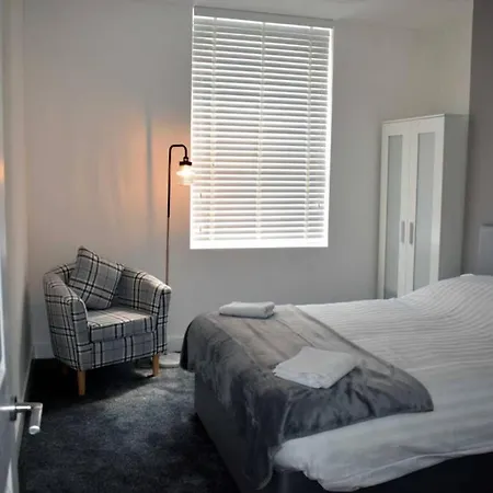1 Bed Apartment In Filey Town Centre - Near Beach